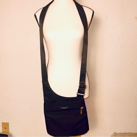 NWOT Hedgren Inner City Fate RFID crossover bag|  black|11”Lx1.5”Wx10”H - Picture 4 of 10